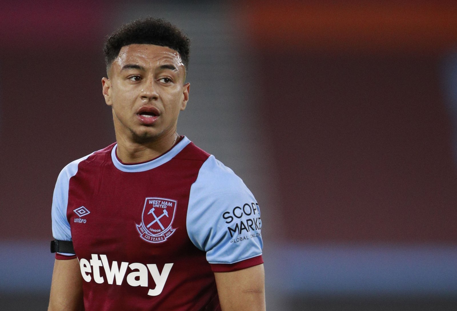 MU chốt giá bán đứt Lingard, Liverpool gia nhập cuộc đua giành Yaya Toure 2.0