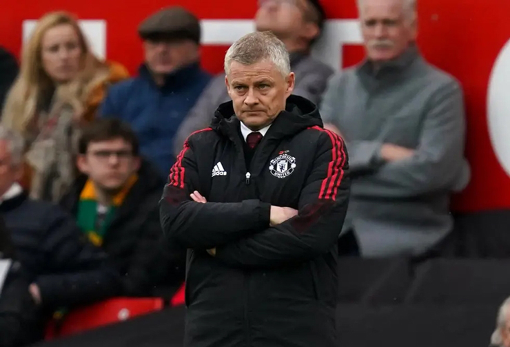 Diễn biến mới về tương lai Solskjaer, MU bất ngờ nhắm Enrique để thay thế
