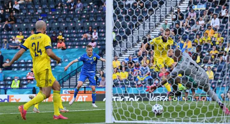 Zinchenko mở tỉ số cho Ukraina