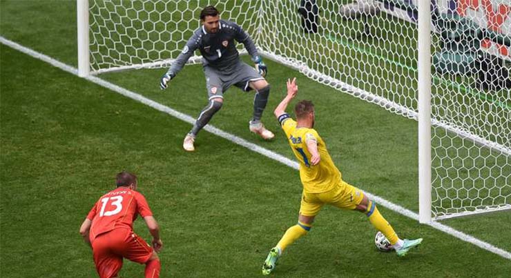 Ukraina liên tiếp có 2 bàn thắng trong hiệp 1