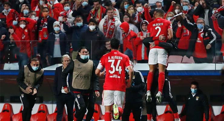 Benfica tiếp bước Bayern Munich sau chiến thắng 2-0 trước Dynamo Kyiv