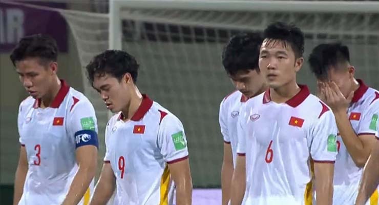 ĐT Việt Nam rơi xuống vị trí thứ 98 trên BXH FIFA sau 2 trận thua Trung Quốc và Oman