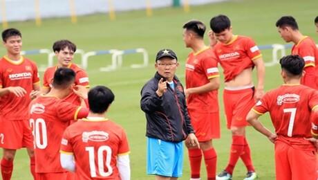 Các đối thủ thi nhau xảy chân, Việt Nam hưởng lợi như thế nào ở VL World Cup 2022?